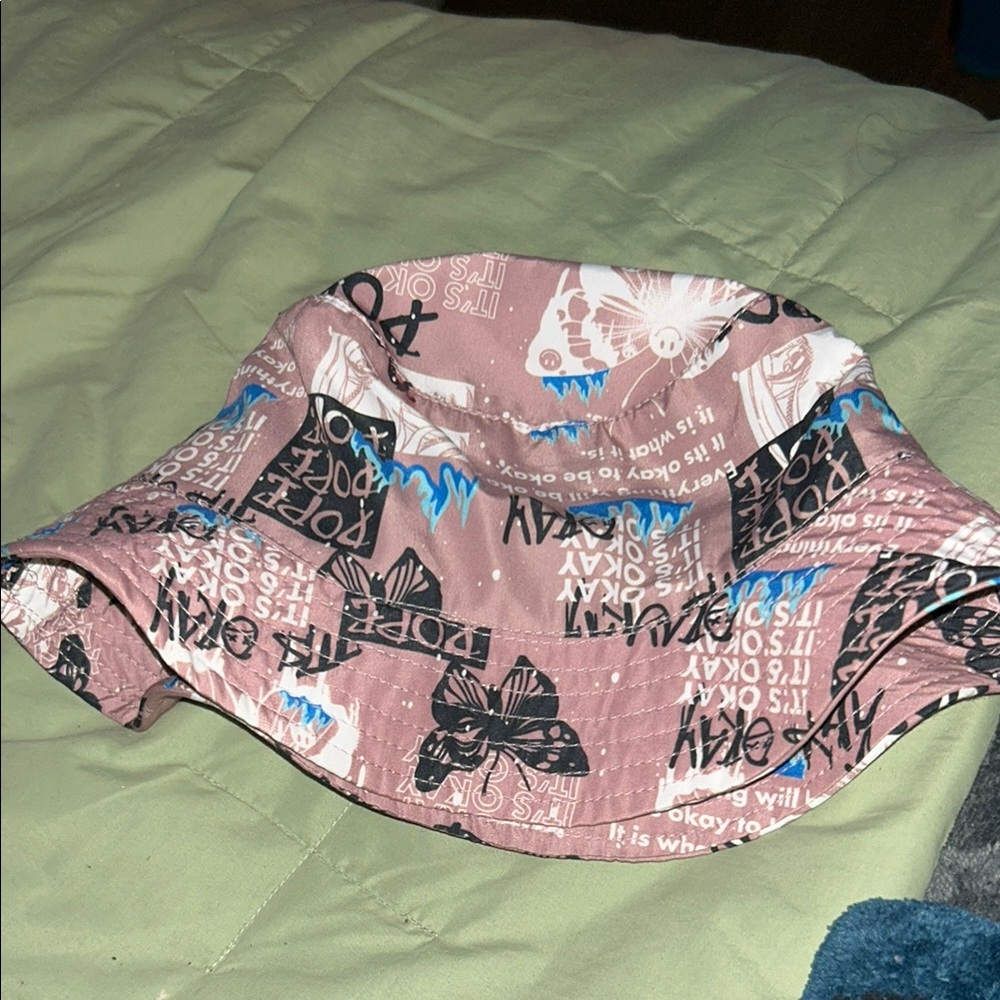 Graphic Print Bucket Hat